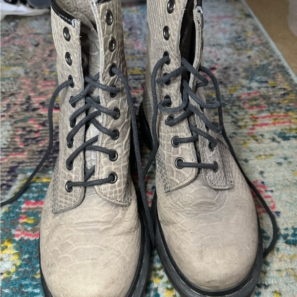 Dr. Martens snake skin boots - Picture 10 of 10